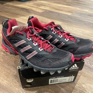 NEW in box Adidas Kanadia Trail Shoes size 9.5